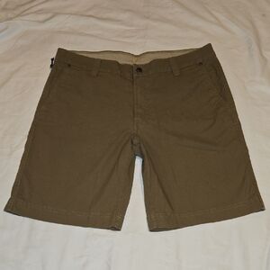 Columbia Men's Olive Flat Front Shorts